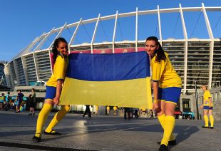 Ukraine's 2-1 victory over Sweden upends the Group D status quo