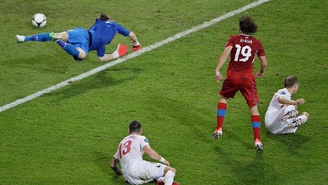 Jiracek slides home Czech Republic's winner