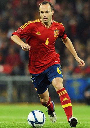 Andres Iniesta is baffled by criticism of Del Bosque