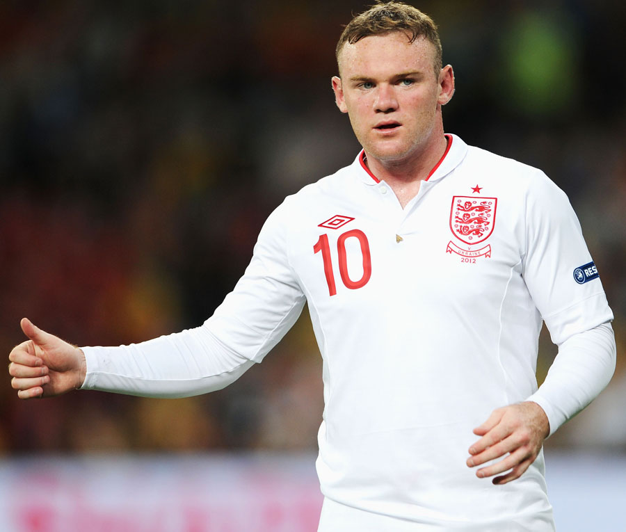 Wayne Rooney gives the thumbs up