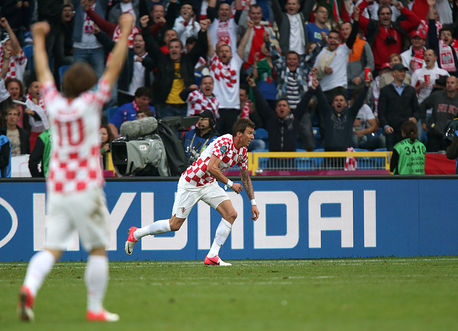Croatia's Mario Mandzukic celebrates scoring his team's equalising goal against Italy