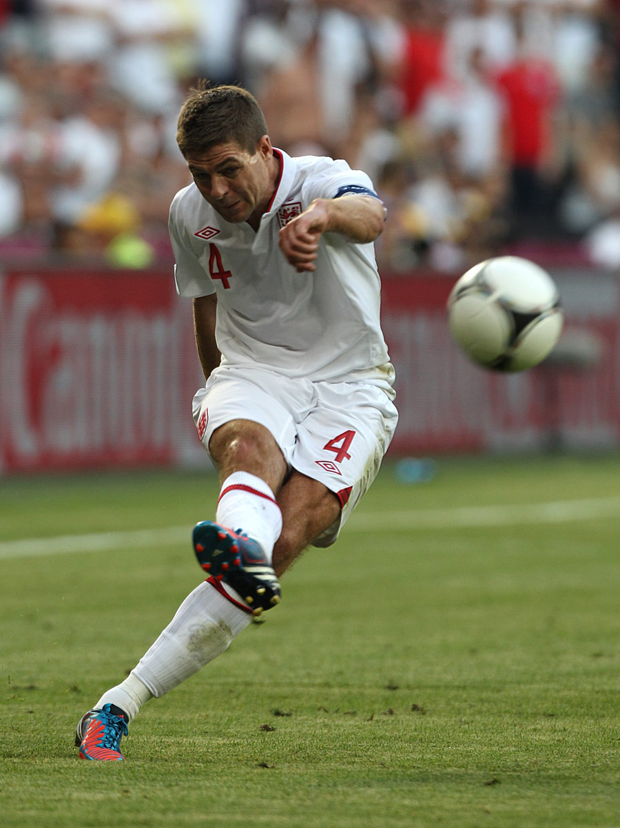 Steven Gerrard whips in a free kick