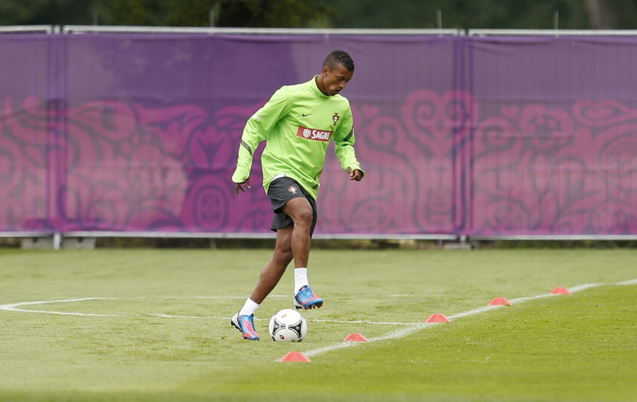 Nani trains alone ahead of Portugal's group opener against Germany 090612