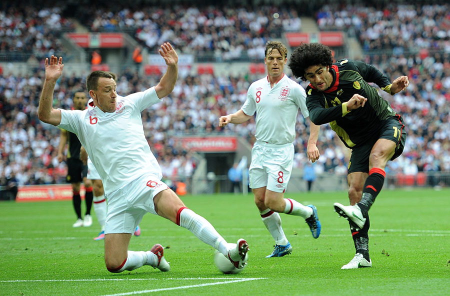 John Terry tackles Marouane Fellaini